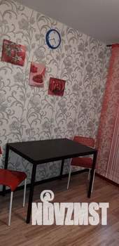 1-к квартира, посуточно, 35м2, 1/18 этаж