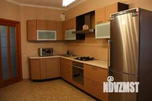 2-к квартира, посуточно, 72м2, 1/1 этаж