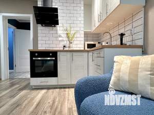 Студия квартира, посуточно, 36м2, 7/18 этаж