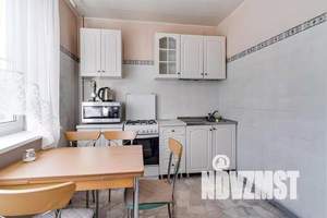 1-к квартира, посуточно, 40м2, 6/9 этаж