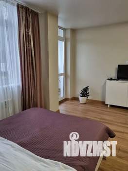 Студия квартира, посуточно, 40м2, 16/17 этаж