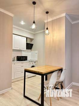 Студия квартира, посуточно, 38м2, 18/24 этаж