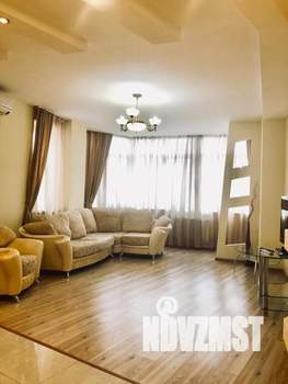 3-к квартира, посуточно, 150м2, 1/1 этаж