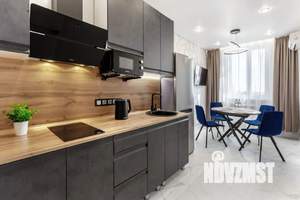 1-к квартира, посуточно, 42м2, 18/25 этаж