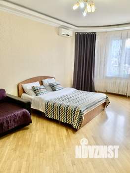 1-к квартира, посуточно, 42м2, 4/10 этаж