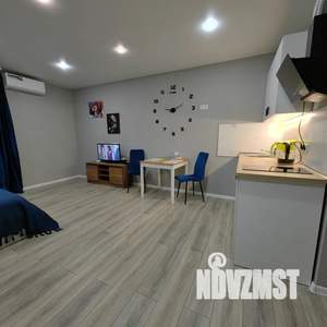 Студия квартира, посуточно, 38м2, 12/20 этаж