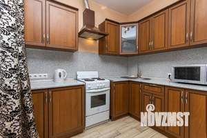 Студия квартира, посуточно, 40м2, 1/3 этаж