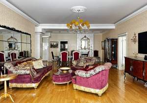 3-к квартира, вторичка, 220м2, 3/10 этаж