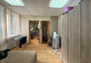 2-к квартира, вторичка, 35м2, 1/4 этаж