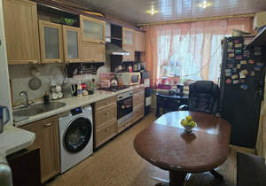 3-к квартира, вторичка, 81м2, 1/10 этаж