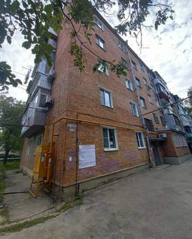 2-к квартира, вторичка, 40м2, 1/5 этаж