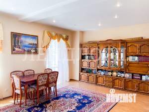 4-к квартира, вторичка, 154м2, 4/4 этаж