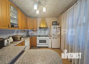 4-к квартира, вторичка, 122м2, 3/10 этаж