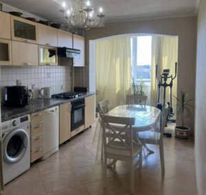 3-к квартира, вторичка, 84м2, 8/10 этаж