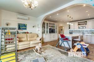 4-к квартира, вторичка, 170м2, 7/11 этаж