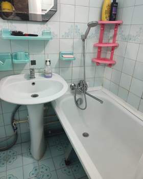 3-к квартира, вторичка, 65м2, 1/9 этаж