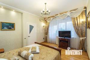 4-к квартира, вторичка, 252м2, 1/3 этаж