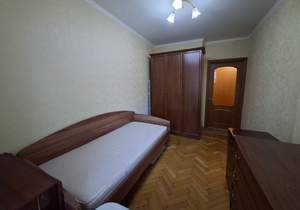 2-к квартира, вторичка, 42м2, 1/9 этаж