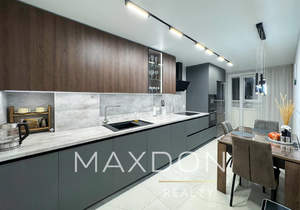 3-к квартира, вторичка, 100м2, 12/19 этаж