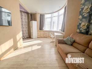 Студия квартира, вторичка, 44м2, 1/7 этаж