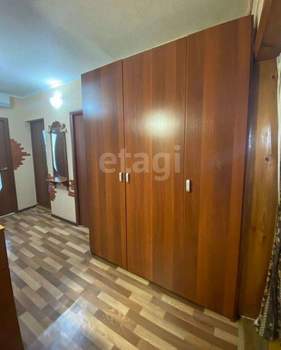 3-к квартира, вторичка, 60м2, 10/10 этаж