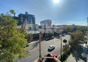 5-к квартира, вторичка, 200м2, 3/4 этаж