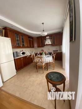 3-к квартира, вторичка, 105м2, 3/18 этаж