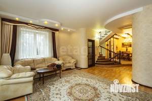 4-к квартира, вторичка, 252м2, 1/3 этаж