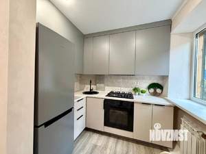 2-к квартира, вторичка, 37м2, 1/4 этаж