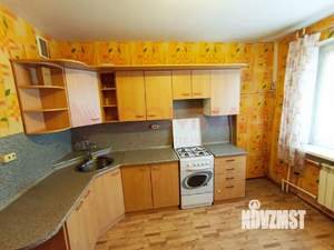 3-к квартира, вторичка, 64м2, 1/10 этаж