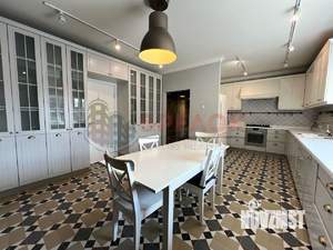 4-к квартира, вторичка, 134м2, 5/6 этаж