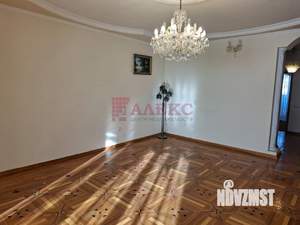 4-к квартира, вторичка, 140м2, 4/9 этаж