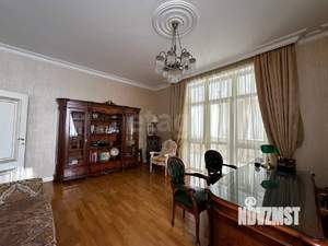 3-к квартира, вторичка, 220м2, 3/10 этаж