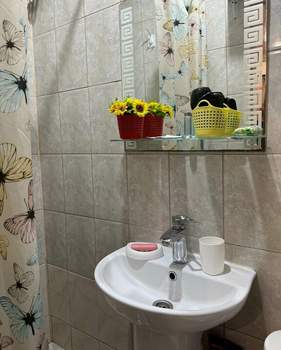 2-к квартира, вторичка, 35м2, 1/4 этаж