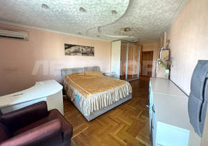 4-к квартира, вторичка, 94м2, 8/10 этаж