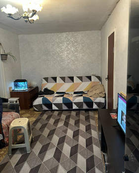 2-к квартира, вторичка, 42м2, 1/4 этаж