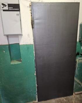 2-к квартира, вторичка, 40м2, 1/4 этаж