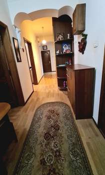 4-к квартира, вторичка, 94м2, 2/4 этаж