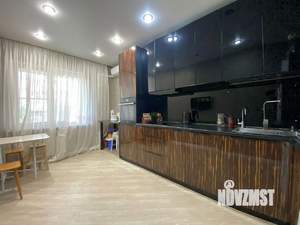 2-к квартира, вторичка, 63м2, 1/10 этаж