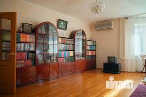 4-к квартира, вторичка, 110м2, 2/10 этаж