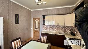 3-к квартира, вторичка, 100м2, 2/6 этаж