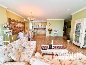 4-к квартира, вторичка, 206м2, 17/18 этаж