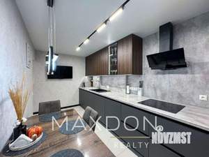 3-к квартира, вторичка, 100м2, 12/19 этаж