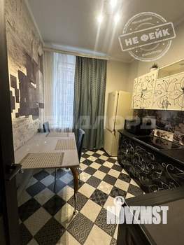 2-к квартира, вторичка, 45м2, 1/8 этаж