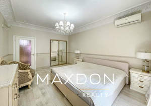 4-к квартира, вторичка, 180м2, 2/4 этаж