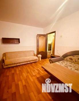 2-к квартира, вторичка, 60м2, 1/10 этаж