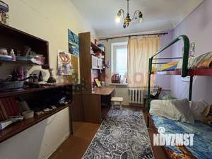 4-к квартира, вторичка, 60м2, 5/5 этаж