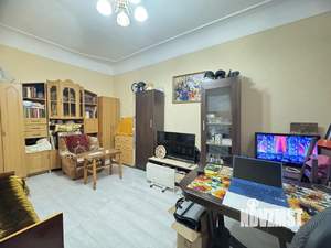 2-к квартира, вторичка, 54м2, 1/1 этаж