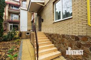 4-к квартира, вторичка, 252м2, 1/3 этаж