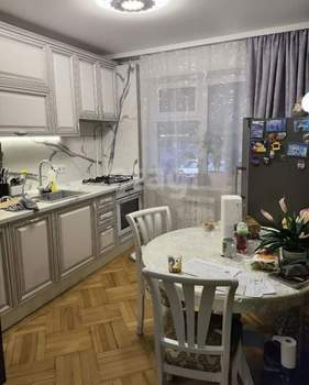 3-к квартира, вторичка, 63м2, 1/9 этаж